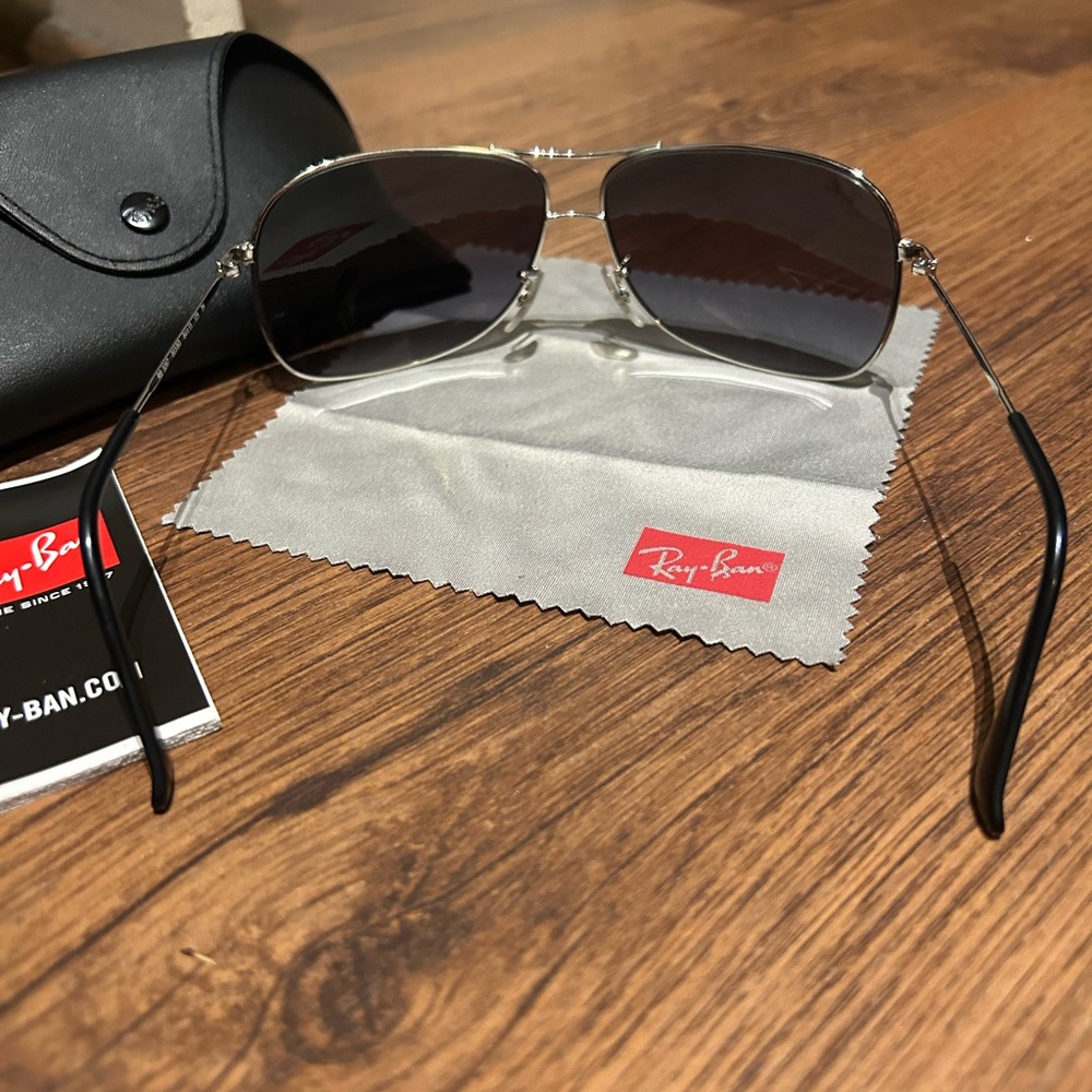 Ray-Ban Pilot 3267 sunglasses silver frames with gray gradient tinted lenses - Picture 5 of 16